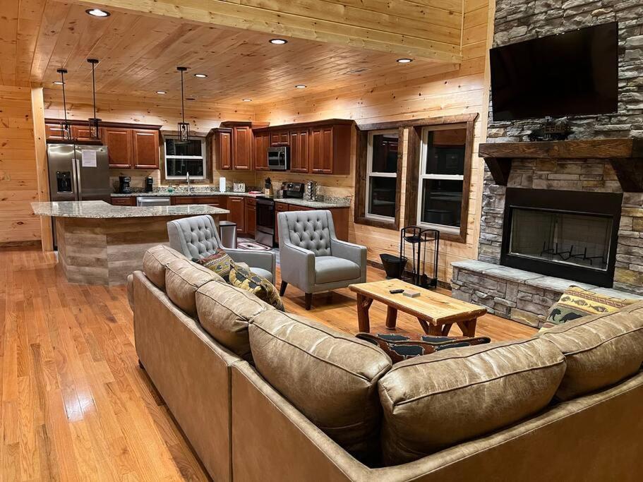 * * 4 Master Bedrooms, Views, Theater, Arcade, Evc Gatlinburg Buitenkant foto