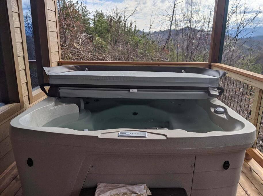 * * 4 Master Bedrooms, Views, Theater, Arcade, Evc Gatlinburg Buitenkant foto