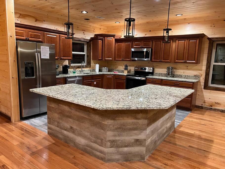 * * 4 Master Bedrooms, Views, Theater, Arcade, Evc Gatlinburg Buitenkant foto