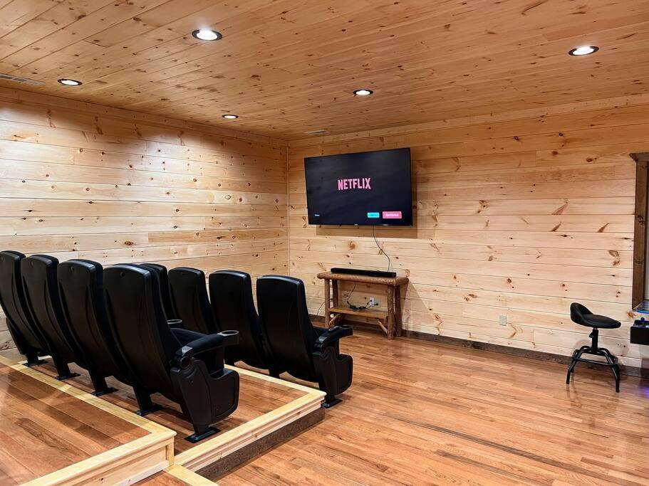 * * 4 Master Bedrooms, Views, Theater, Arcade, Evc Gatlinburg Buitenkant foto
