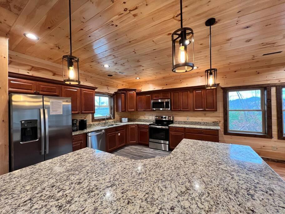 * * 4 Master Bedrooms, Views, Theater, Arcade, Evc Gatlinburg Buitenkant foto