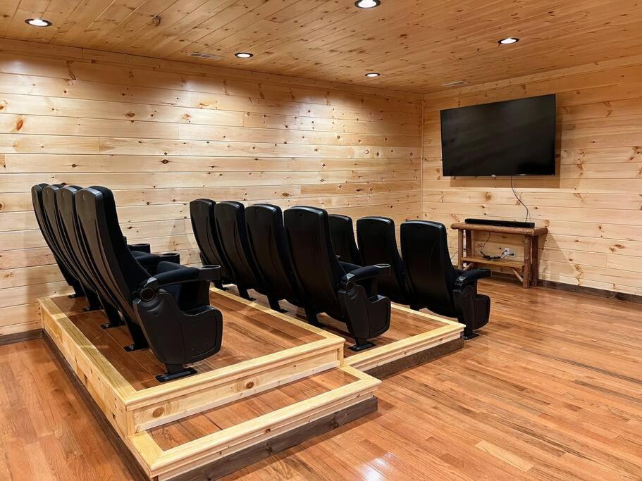 * * 4 Master Bedrooms, Views, Theater, Arcade, Evc Gatlinburg Buitenkant foto